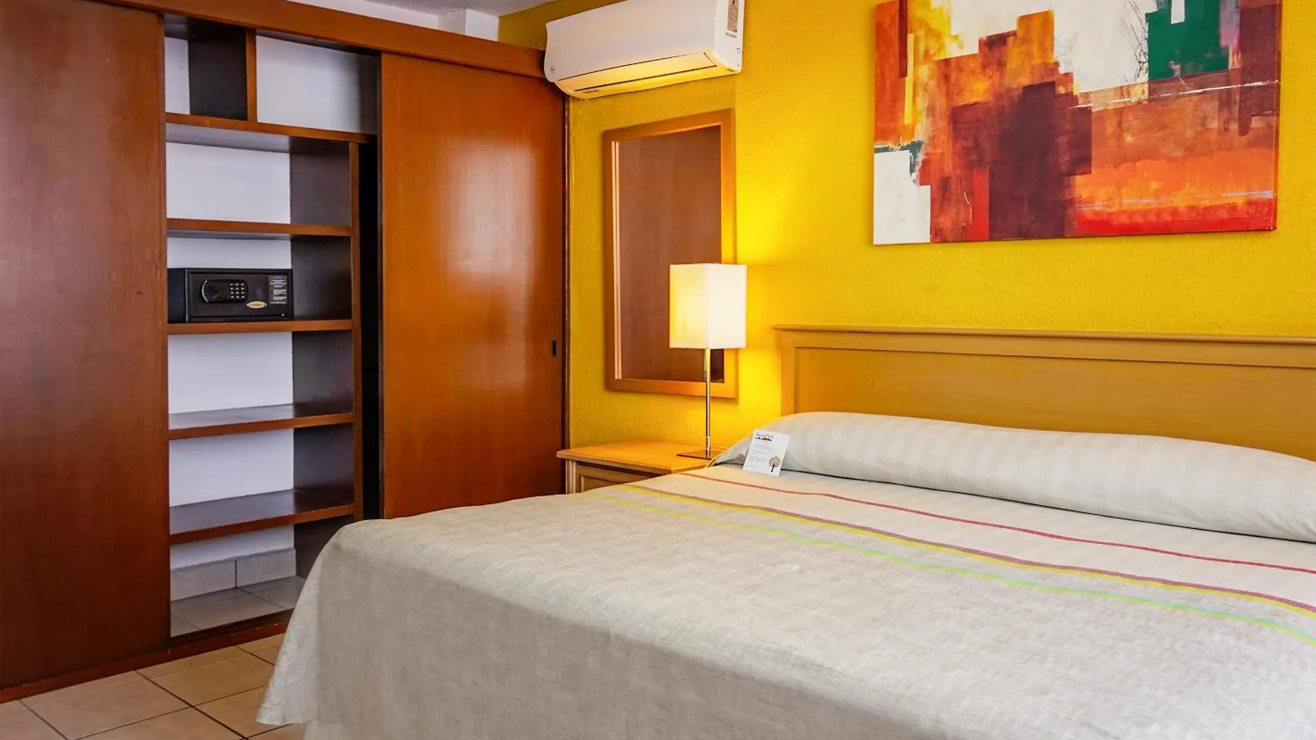 Sunrock Hotel & Suites Cabo San Lucas